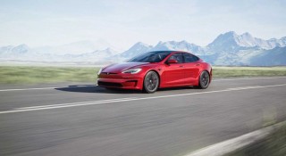 Tesla tung bản cập nhật Model S: Vô lăng 'mượn' từ tàu vũ trụ